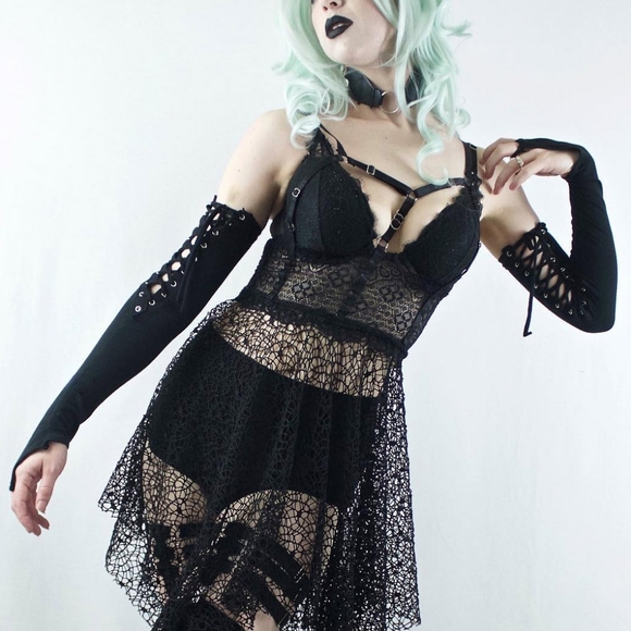 Killstar Accessories - Ragdoll Lace Up Arm Warmers